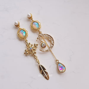 Luna Lullaby Earrings - Gold (Wekimeki Yoojung Earrings)