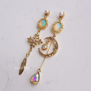 Luna Lullaby Earrings - Gold (Wekimeki Yoojung Earrings)