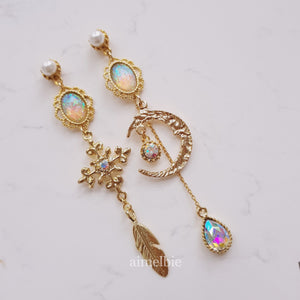 Luna Lullaby Earrings - Gold (Wekimeki Yoojung Earrings)