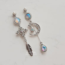 Load image into Gallery viewer, Luna Lullaby Earrings - Silver (Oh My Girl YooA, Dreamcatcher Jiu Earrings)