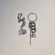 Load image into Gallery viewer, Urban Chain Earrings (STAYC Isa, Lightsum Nayoung, Dreamcatcher Dami Earrings)