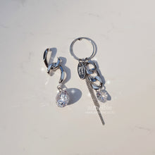 Load image into Gallery viewer, Urban Chain Earrings (STAYC Isa, Lightsum Nayoung, Dreamcatcher Dami Earrings)