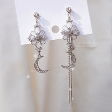 Load image into Gallery viewer, Art Nouveau Moon Earrings (Billlie Tsuki, Park Eunbin, Apink Eunji Earrings)