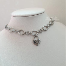 Load image into Gallery viewer, [Aespa Karina, VIVIZ Eunha, Penthouse Han Jihyun, Nevertheless Yanghyeji choker] Heart Lock Choker