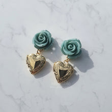 Load image into Gallery viewer, Antique Mint Rose Earrings (G-friend Yerin, Dreamcatcher Gahyun Earrings)