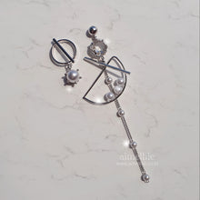 Load image into Gallery viewer, Modern Times Earrings