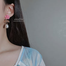Load image into Gallery viewer, Pink Rose Earrings (Dreamcatcher Jiyu Earrings)