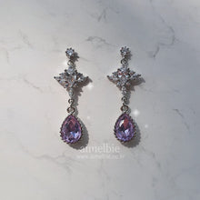 Load image into Gallery viewer, Violet Spell Earrings