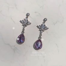 Load image into Gallery viewer, Violet Spell Earrings