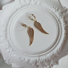 Load image into Gallery viewer, Gold Wing Huggies Earrings (Nature Sohee, ICHILLIN&#39; Chowon Earrings)