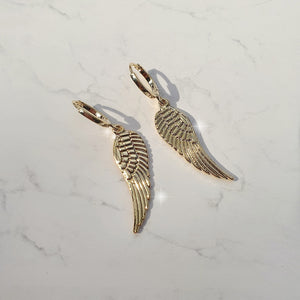 Gold Wing Huggies Earrings (Nature Sohee, ICHILLIN' Chowon Earrings)