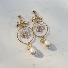 Load image into Gallery viewer, Gold Daisy and Ribbon Earrings