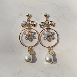 Gold Daisy and Ribbon Earrings