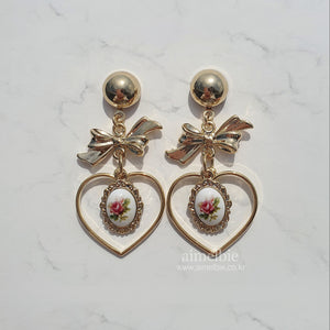 Vintage Rose Garden Earrings - Heart Version