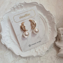 Load image into Gallery viewer, Dear Moon Earrings (WJSN Eunseo, VIVIZ Umji Earrings)