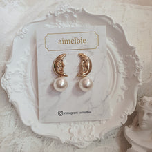 Load image into Gallery viewer, Dear Moon Earrings (WJSN Eunseo, VIVIZ Umji Earrings)