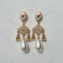 Load image into Gallery viewer, Vintage Rose Garden Earrings - Chandelier Version (fromis_9 Jisun Earrings)