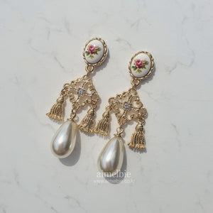 Vintage Rose Garden Earrings - Chandelier Version (fromis_9 Jisun Earrings)