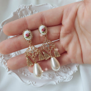 Vintage Rose Garden Earrings - Chandelier Version (fromis_9 Jisun Earrings)