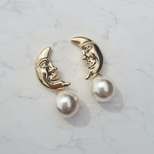 Load image into Gallery viewer, Dear Moon Earrings (WJSN Eunseo, VIVIZ Umji Earrings)
