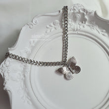 Load image into Gallery viewer, Silver Butterfly Chain Choker Necklace (Dreamcatcher Yoohyeon, HATFELT Yeeun necklace)