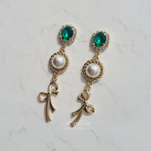 Load image into Gallery viewer, Emerald Preppy Royal Earrings
