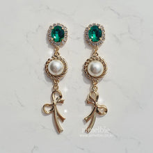 Load image into Gallery viewer, Emerald Preppy Royal Earrings
