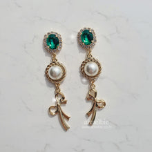 Load image into Gallery viewer, Emerald Preppy Royal Earrings
