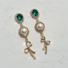 Load image into Gallery viewer, Emerald Preppy Royal Earrings