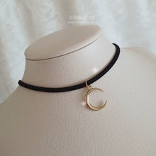Load image into Gallery viewer, Crescent Moon Choker - Gold ver. [Penthouse 3 Hanjihyun(Joo Suk kyung) Choker]