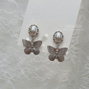 Urban Chic Butterfly Earrings (Kep1er Yeseo, LOONA Yves, Dreamcatcher Yoohyeon, Jiyu Earrings)