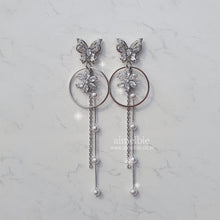 Load image into Gallery viewer, [IU Earrings] Butterfly Fairy in the Garden Earrings