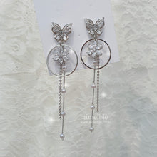 Load image into Gallery viewer, [IU Earrings] Butterfly Fairy in the Garden Earrings