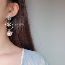 Load image into Gallery viewer, Icy Bloom Earrings - Blue (STAYC Sumin Earings)