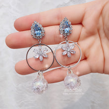 Load image into Gallery viewer, Icy Bloom Earrings - Blue (STAYC Sumin Earings)