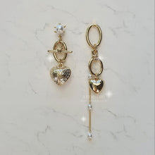 Load image into Gallery viewer, Heart and Chain Earrings - Gold