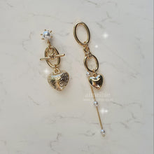 Load image into Gallery viewer, Heart and Chain Earrings - Gold