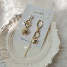 Load image into Gallery viewer, Heart and Chain Earrings - Gold