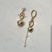 Load image into Gallery viewer, Heart and Chain Earrings - Gold