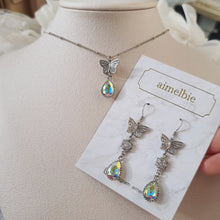 Load image into Gallery viewer, Dreamy Butterfly Semi-Choker Necklace - Rainbow (STAYC Isa, STAYC Seeun, Sejeong Kim, Oh My Girl Jiho Necklace)
