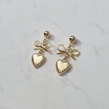 Load image into Gallery viewer, Vintage Gold Heart Earrings (Red Velvet Joy, STAYC Sieun Earrings)