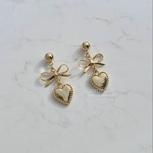 Load image into Gallery viewer, Vintage Gold Heart Earrings (Red Velvet Joy, STAYC Sieun Earrings)