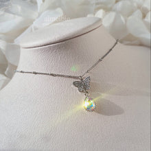 Load image into Gallery viewer, Dreamy Butterfly Semi-Choker Necklace - Rainbow (STAYC Isa, STAYC Seeun, Sejeong Kim, Oh My Girl Jiho Necklace)