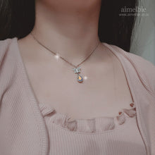 Load image into Gallery viewer, Dreamy Butterfly Semi-Choker Necklace - Rainbow (STAYC Isa, STAYC Seeun, Sejeong Kim, Oh My Girl Jiho Necklace)