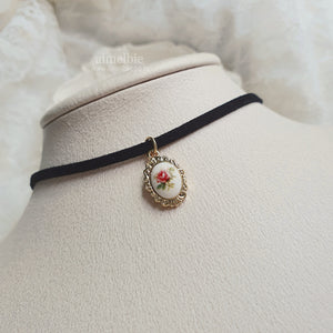 Antique Oval Choker - Vintage Rose (Momoland Jane Necklace)