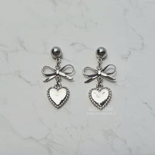 Load image into Gallery viewer, Vintage Silver Heart Earrings