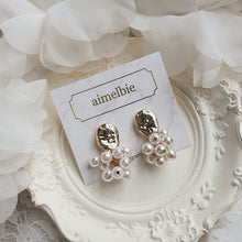 Load image into Gallery viewer, Pearl Bouquet Earrings - Modern ver.