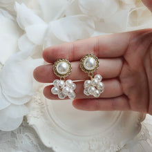 Load image into Gallery viewer, Pearl Bouquet Earrings - Antique ver. (Kep1er Chaehyun Earrings)