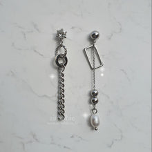 Load image into Gallery viewer, Urban Vibe Earrings - Silver