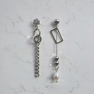 Urban Vibe Earrings - Silver